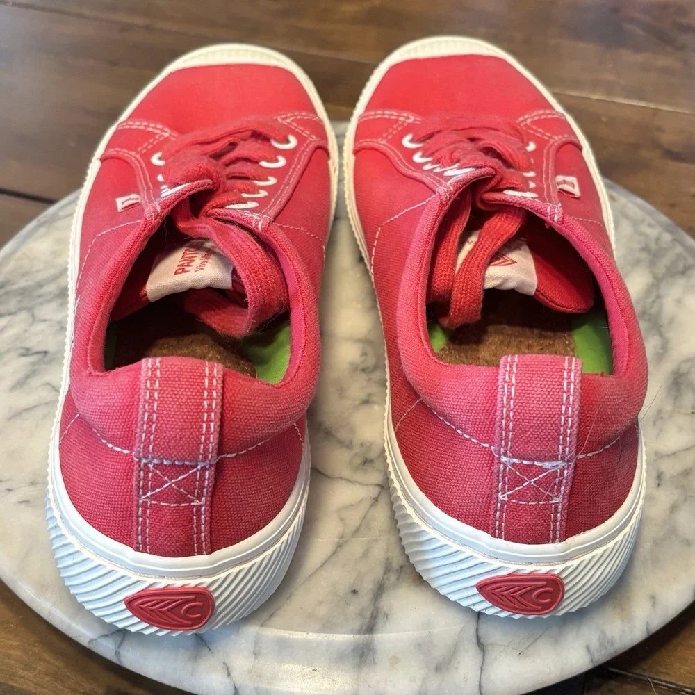 Cariuma Pantone Red Sneakers Canvas Lace Up Shoes Women Sz 9 EU 40 Men 7.5